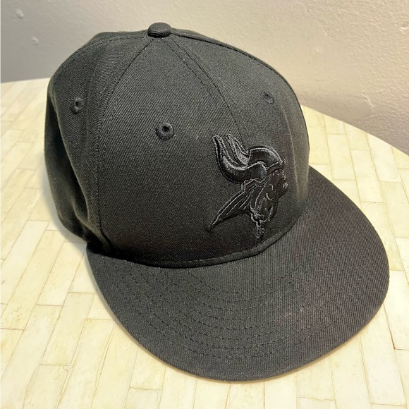 New Era Other - New Era NFL Minnesota Vikings Black Snapback Cap